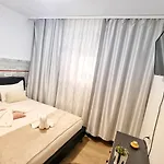 Casa de hóspedes Kyd Vila - Studiouri Si Apartamente La 100M De Plaja Debarcader 3*
