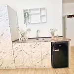 Casa de hóspedes Kyd Vila - Studiouri Si Apartamente La 100M De Plaja Debarcader 3*