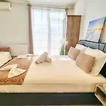 Casa de hóspedes Kyd Vila - Studiouri Si Apartamente La 100M De Plaja Debarcader 3*