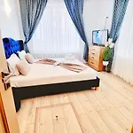 Kyd Vila - Studiouri Si Apartamente La 100M De Plaja Debarcader Casa de hóspedes Eforie Nord
