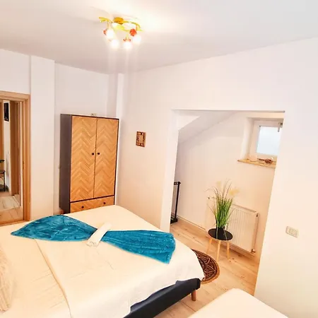 Kyd House 3* אפורי נורד