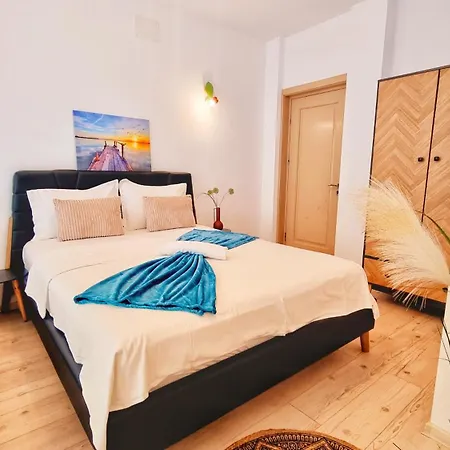 Kyd House Studiouri Si La 100 De M De Plaja Debarcader Pensiune 3*