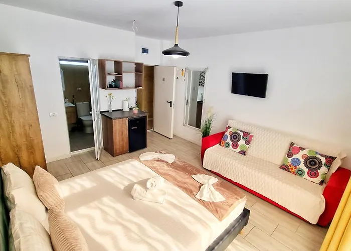 Kyd House Studiouri Si La 100 De M De Plaja Debarcader 3* Eforie Nord