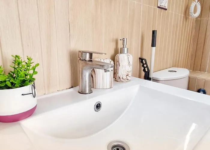 Pensiune Kyd House Studiouri Si La 100 De M De Plaja Debarcader