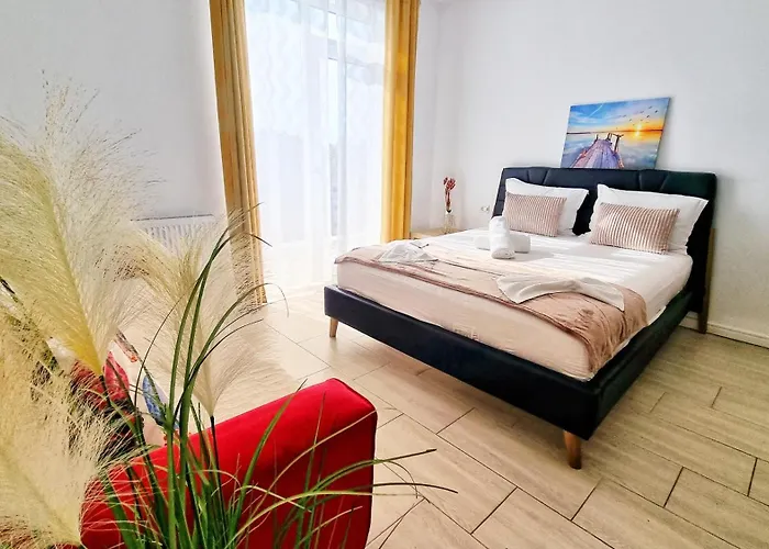 Kyd House Studiouri Si La 100 De M De Plaja Debarcader