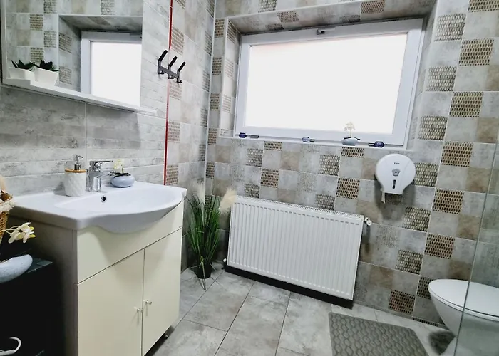 Kyd House Studiouri Si La 100 De M De Plaja Debarcader