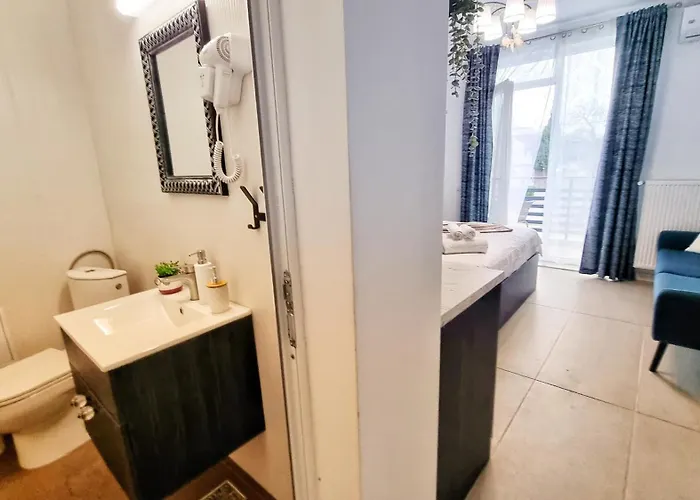 Kyd House Studiouri Si La 100 De M De Plaja Debarcader Pensiune Eforie Nord