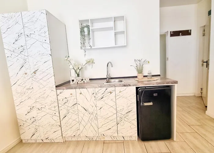 Pensiune Kyd House Studiouri Si La 100 De M De Plaja Debarcader 3*