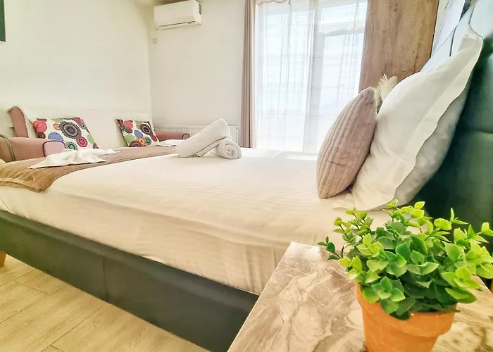 Kyd House Studiouri Si La 100 De M De Plaja Debarcader 3* Eforie Nord