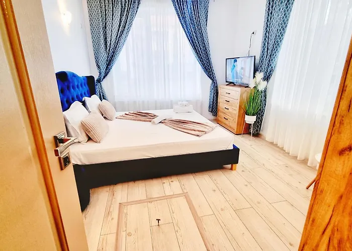 Kyd House Studiouri Si La 100 De M De Plaja Debarcader Pensiune Eforie Nord