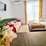 Kyd Vila - Studiouri Si Apartamente La 100M De Plaja Debarcader 3*