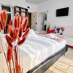 Guest house Kyd Vila - Studiouri Si Apartamente La 100M De Plaja Debarcader 3*