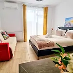 Guest house Kyd Vila - Studiouri Si Apartamente La 100M De Plaja Debarcader Eforie Nord