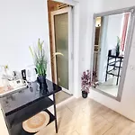 Kyd Vila - Studiouri Si Apartamente La 100M De Plaja Debarcader Eforie Nord