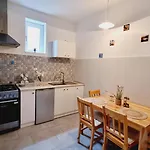 Kyd Vila - Studiouri Si Apartamente La 100M De Plaja Debarcader Guest house 3*