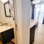 Kyd Vila - Studiouri Si Apartamente La 100M De Plaja Debarcader Guest house Eforie Nord