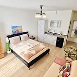 Kyd Vila - Studiouri Si Apartamente La 100M De Plaja Debarcader