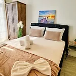 Kyd Vila - Studiouri Si Apartamente La 100M De Plaja Debarcader Guest house