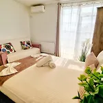 Kyd Vila - Studiouri Si Apartamente La 100M De Plaja Debarcader