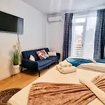 Guest house Kyd Vila - Studiouri Si Apartamente La 100M De Plaja Debarcader Eforie Nord