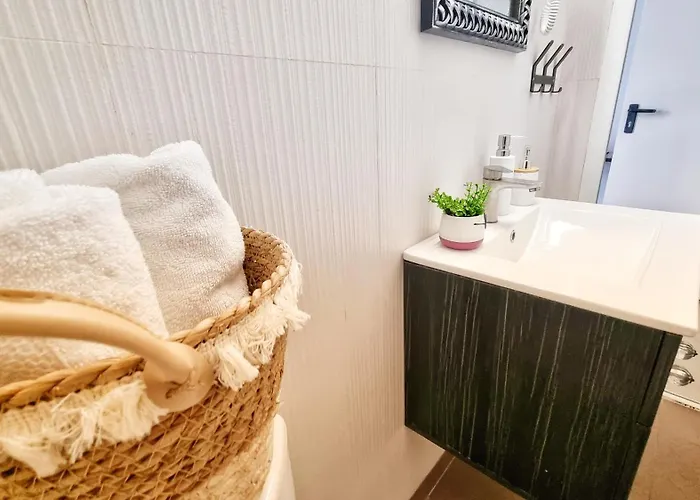 Kyd House Studiouri Si La 100 De M De Plaja Debarcader 3*