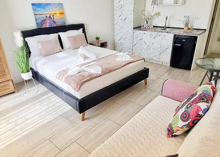 Vendégház Kyd House Studiouri Si La 100 De M De Plaja Debarcader