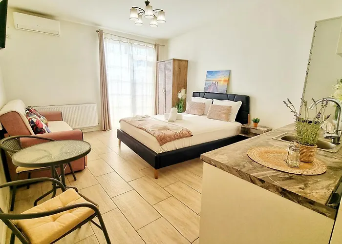 Vendégház Kyd House Studiouri Si La 100 De M De Plaja Debarcader Észak-Eforie